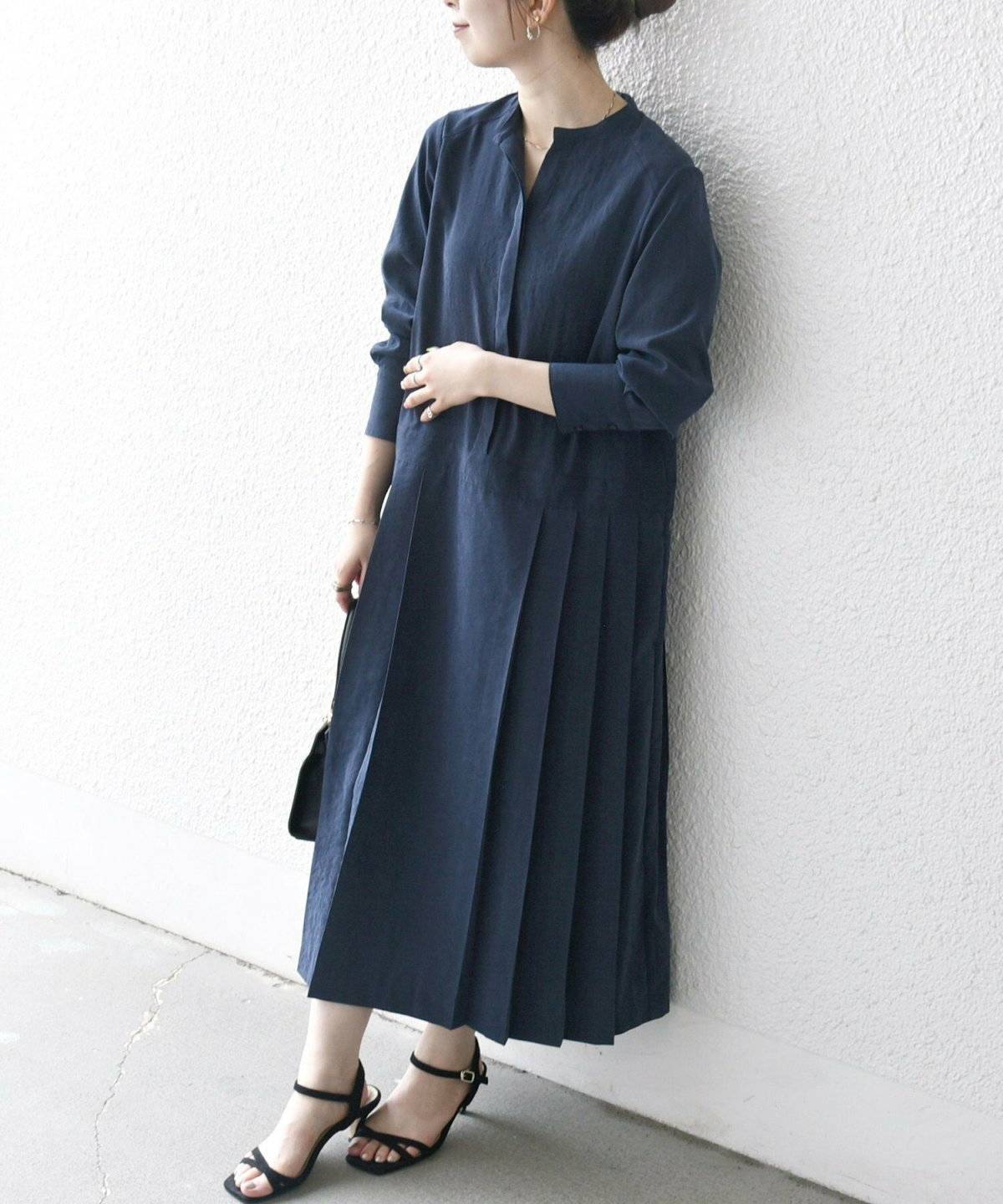 ワンピースを着た女性