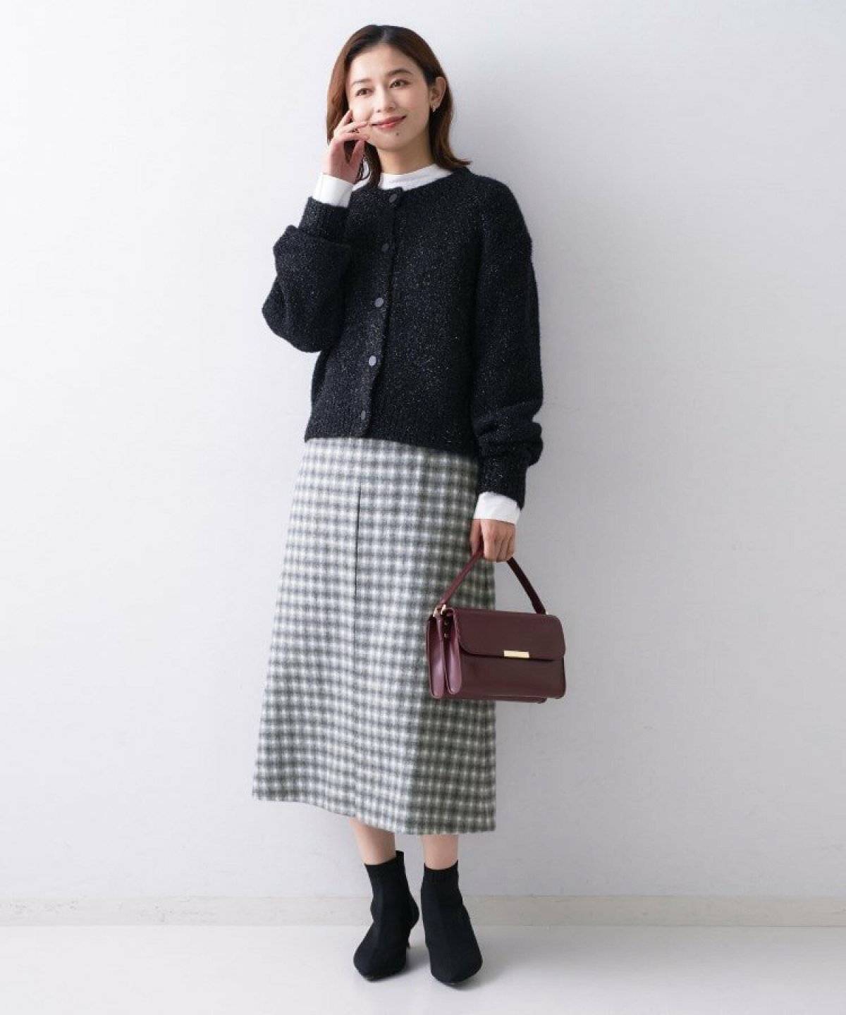 スカートコーデの女性