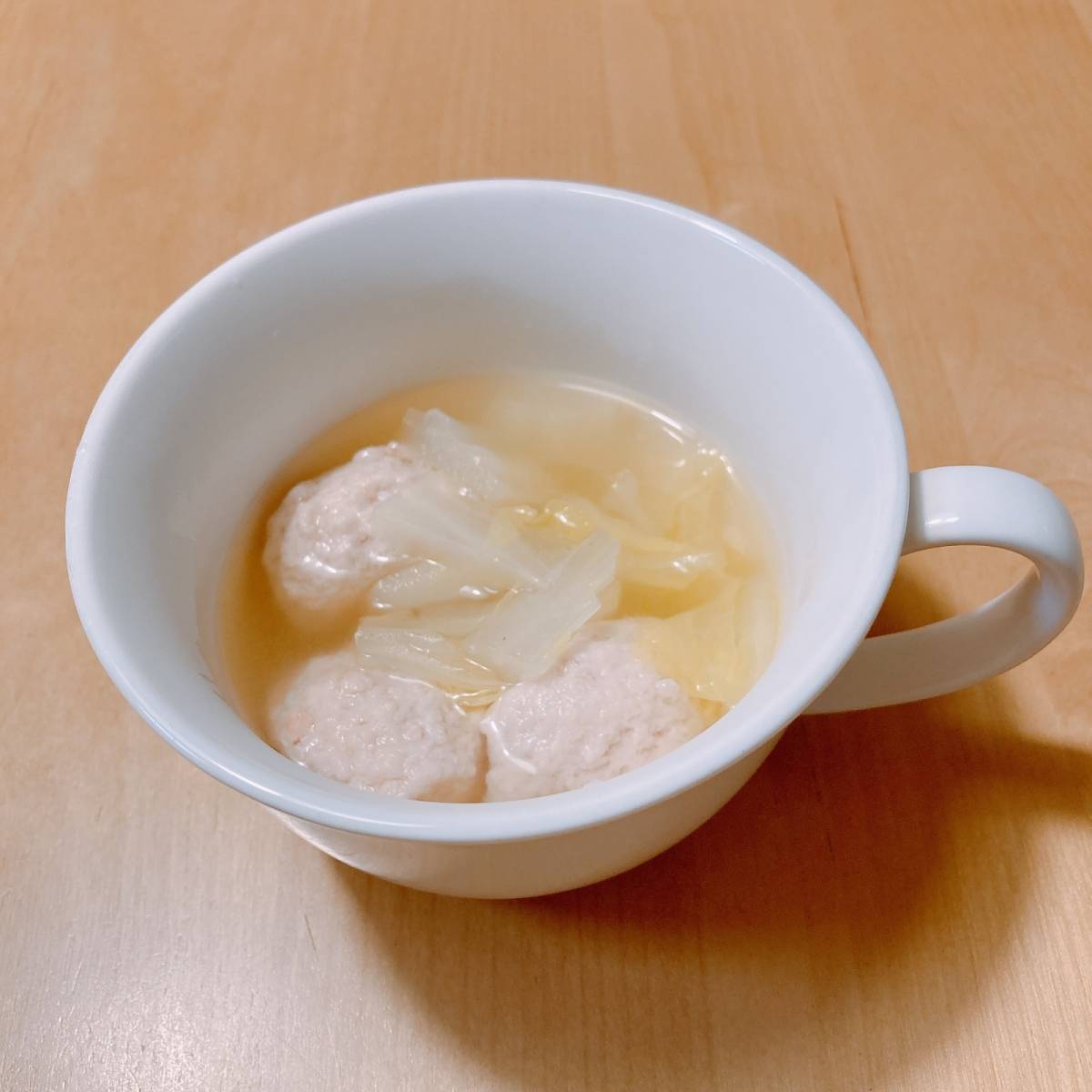 JAグループ公式の「土鍋で簡単♪ぐつぐつ♪白菜と長ネギと肉団子のスープ」のレシピ