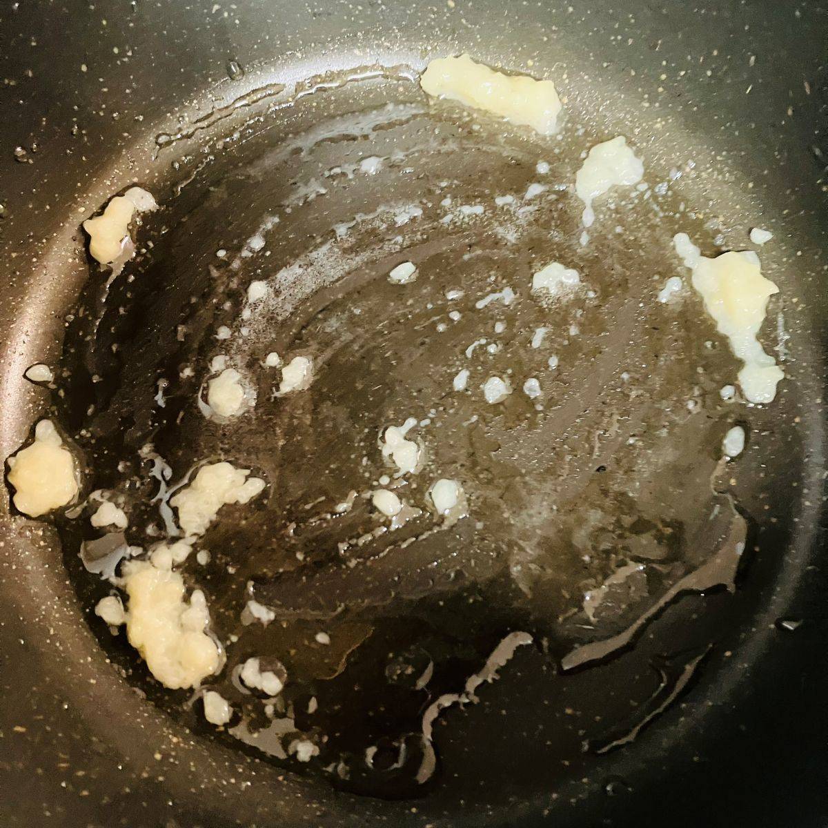 タカノフーズ公式の「ガーリック納豆チャーハン」のレシピ