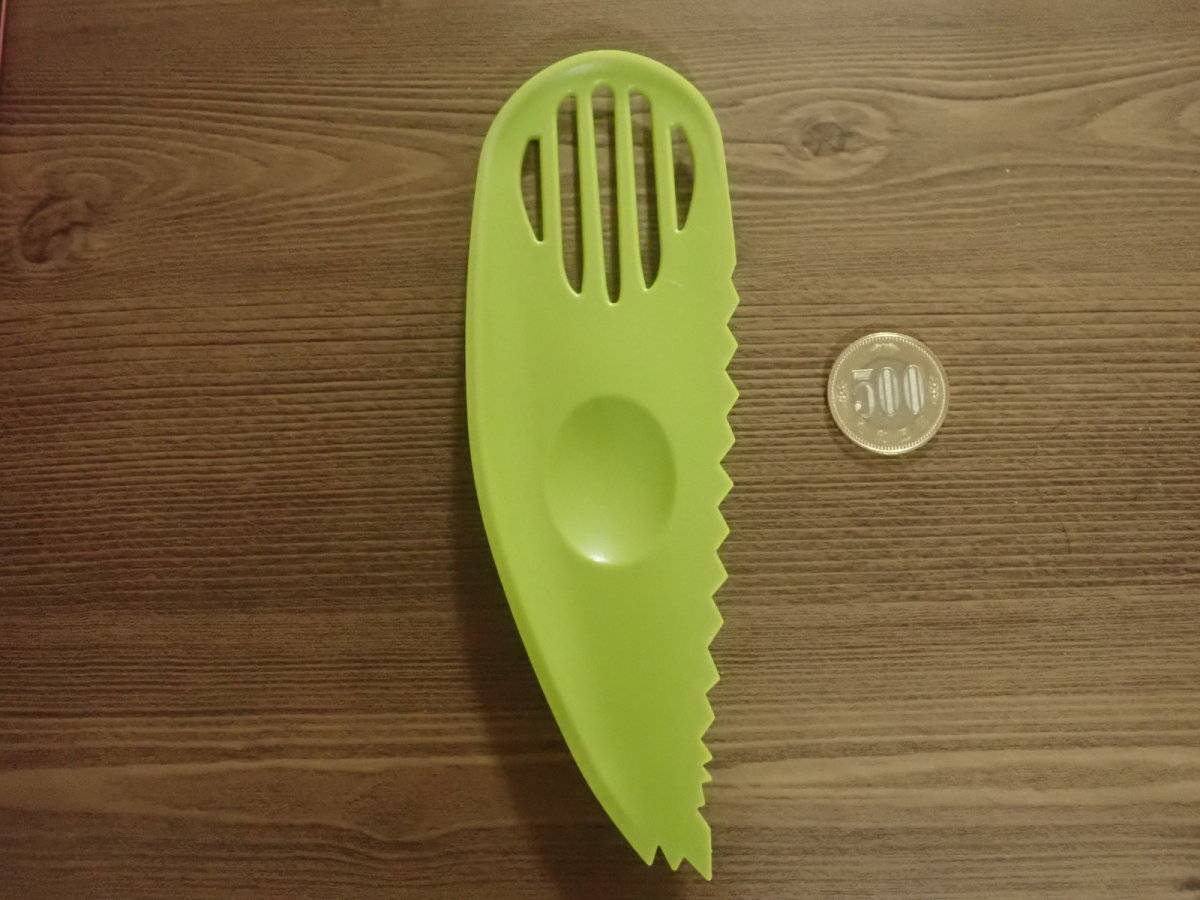 ダイソーのアボカドカッター