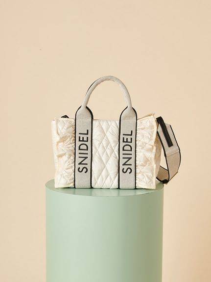 SNIDEL フリルキルティングロゴバッグ