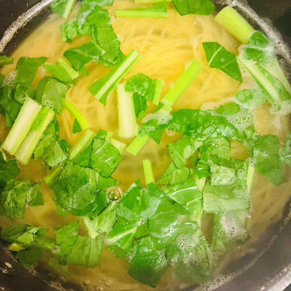 マ・マー公式の「鮭バターパスタ」のレシピ