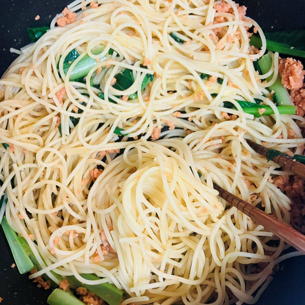 マ・マー公式の「鮭バターパスタ」のレシピ