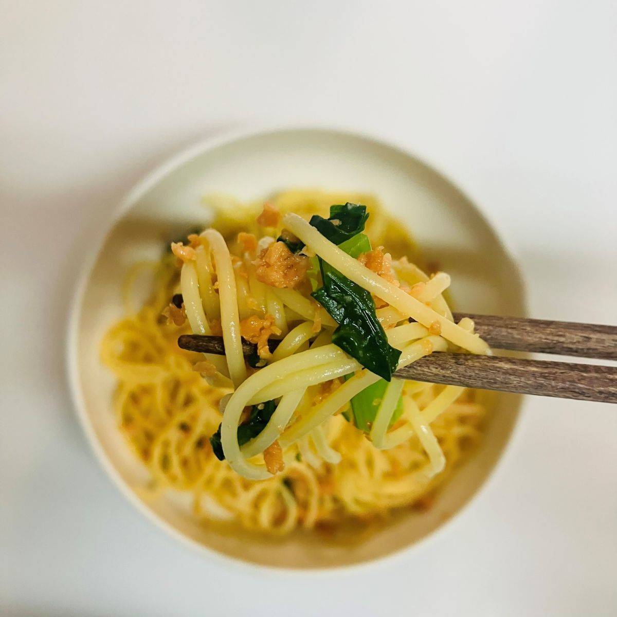 マ・マー公式の「鮭バターパスタ」のレシピ