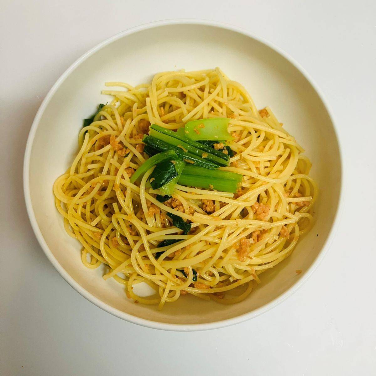 マ・マー公式の「鮭バターパスタ」のレシピ