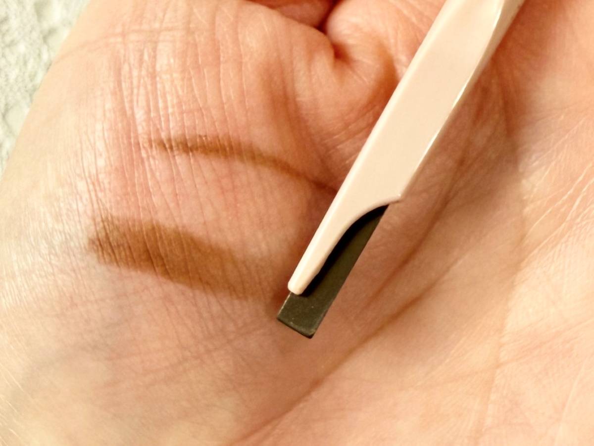 CANMAKE(キャンメイク)スタイリングエッジアイブロウ　スウォッチ