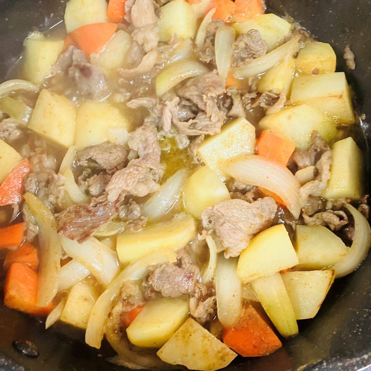 JAグループ公式の「肉じゃが★カレー風味★」のレシピ