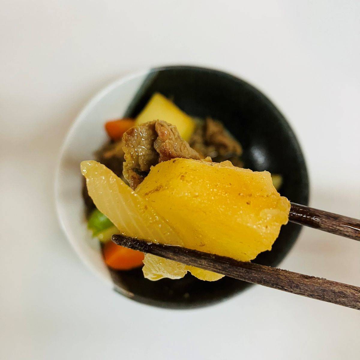 JAグループ公式の「肉じゃが★カレー風味★」のレシピ