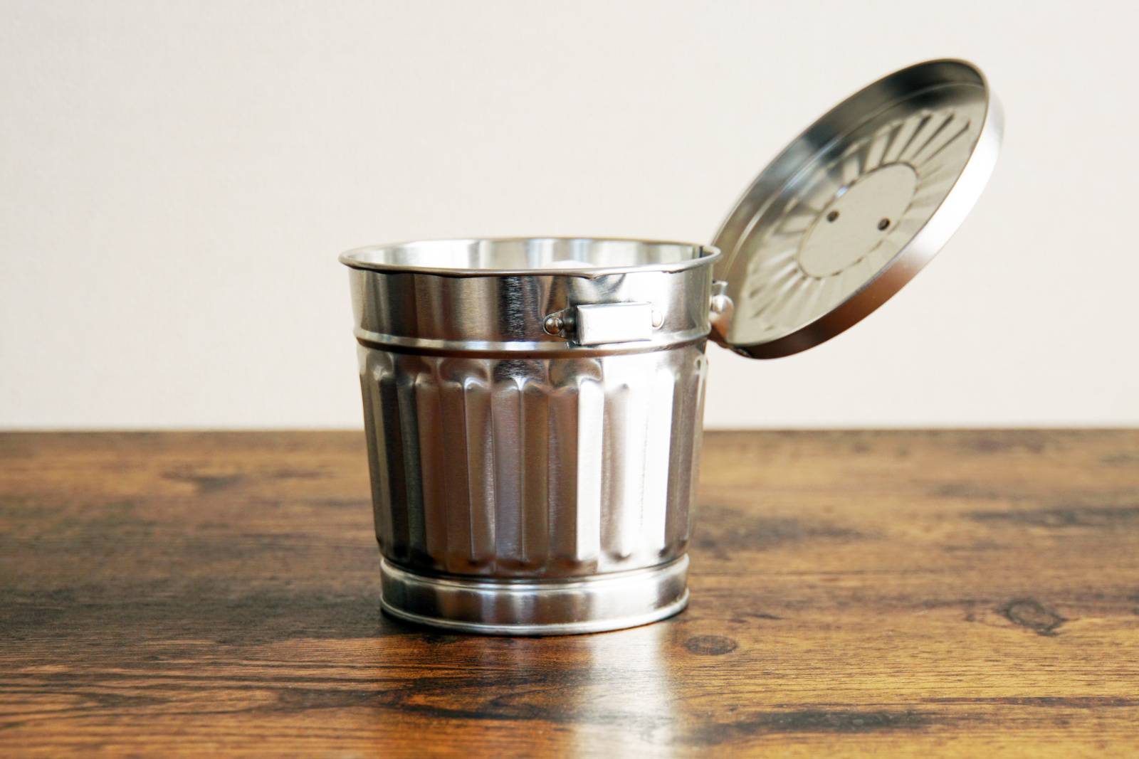 北東　対人運　下がる　ゴミ箱