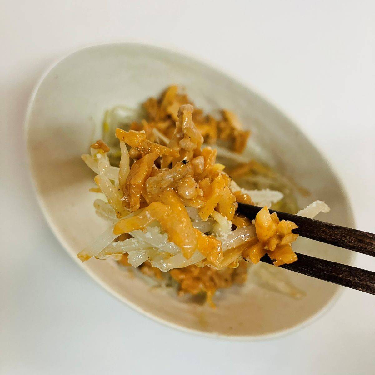 JAグループ公式の「たっぷりもやしに、レンコンの簡単ミートソース風♪」のレシピ