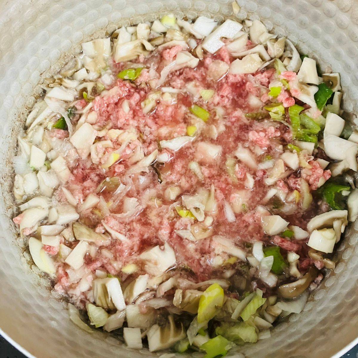 JAグループ公式の「ひき肉、玉ねぎ、舞茸の和風カレー丼」のレシピ