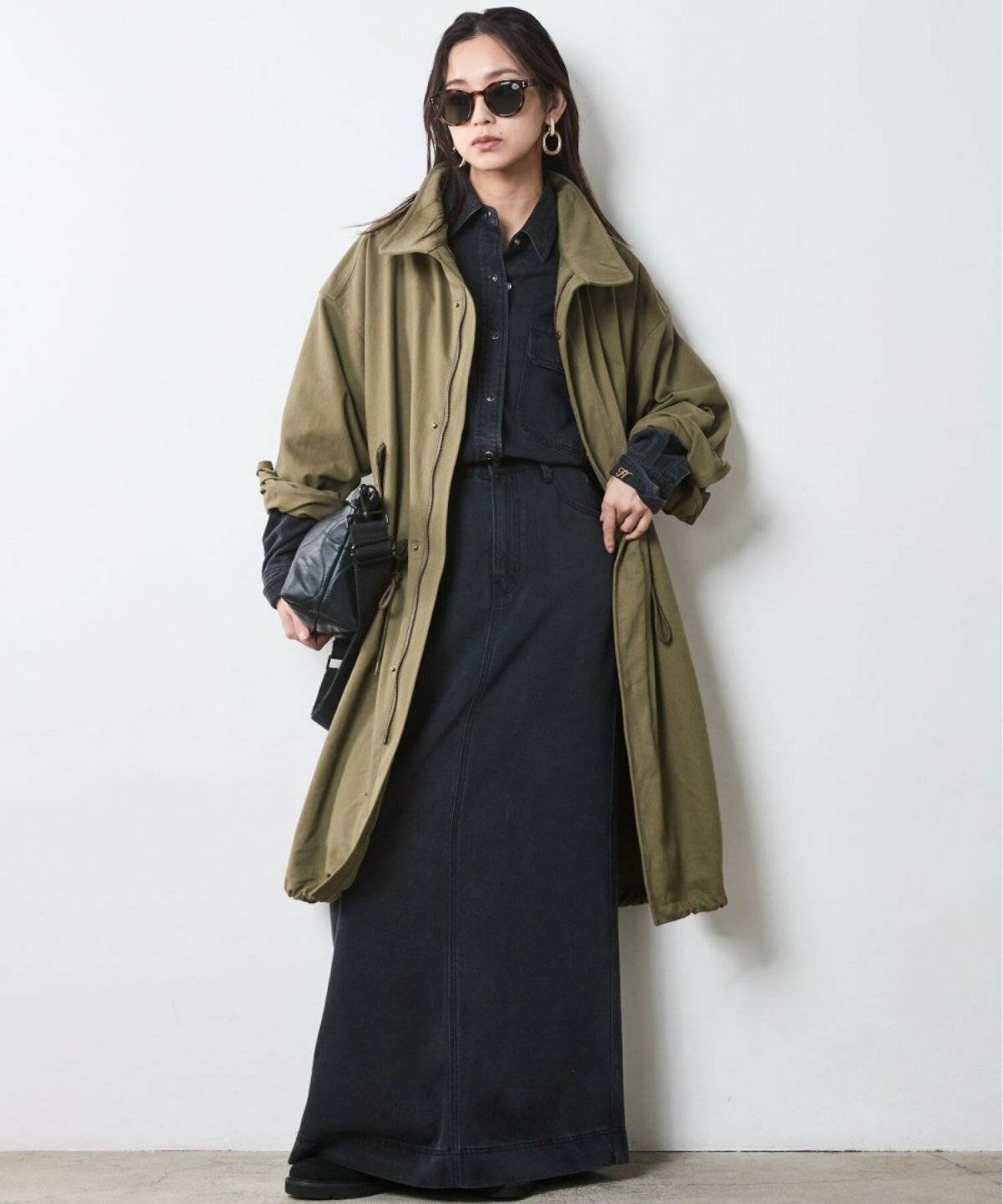 モッズコートを着た女性