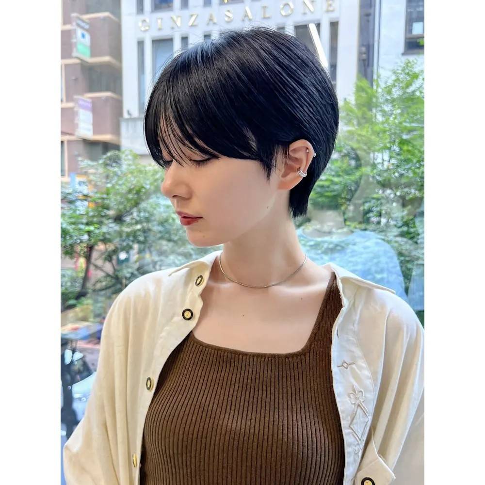美シルエットな大人ショート