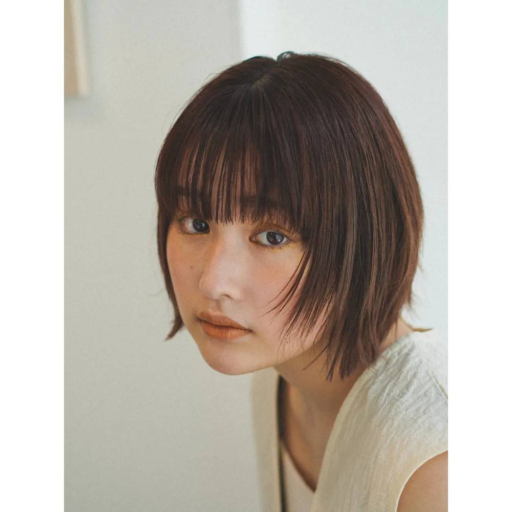 顔まわりレイヤー×ぱっつん前髪