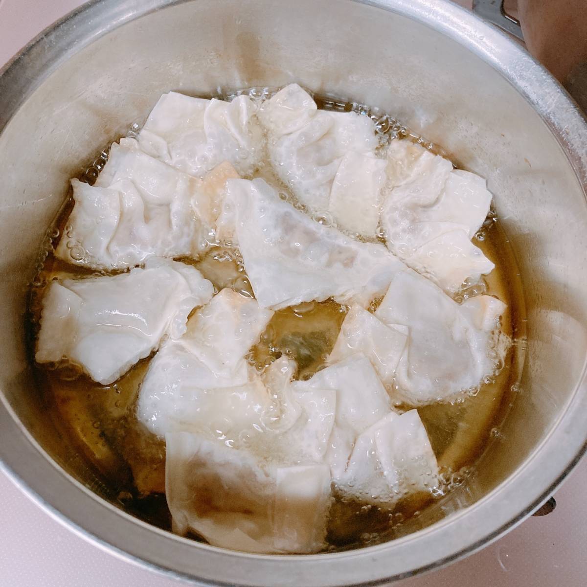 キョクヨー公式の「「さば水煮」缶でフライドピッツァ」のレシピ