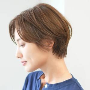  美シルエットな前下がりショート 