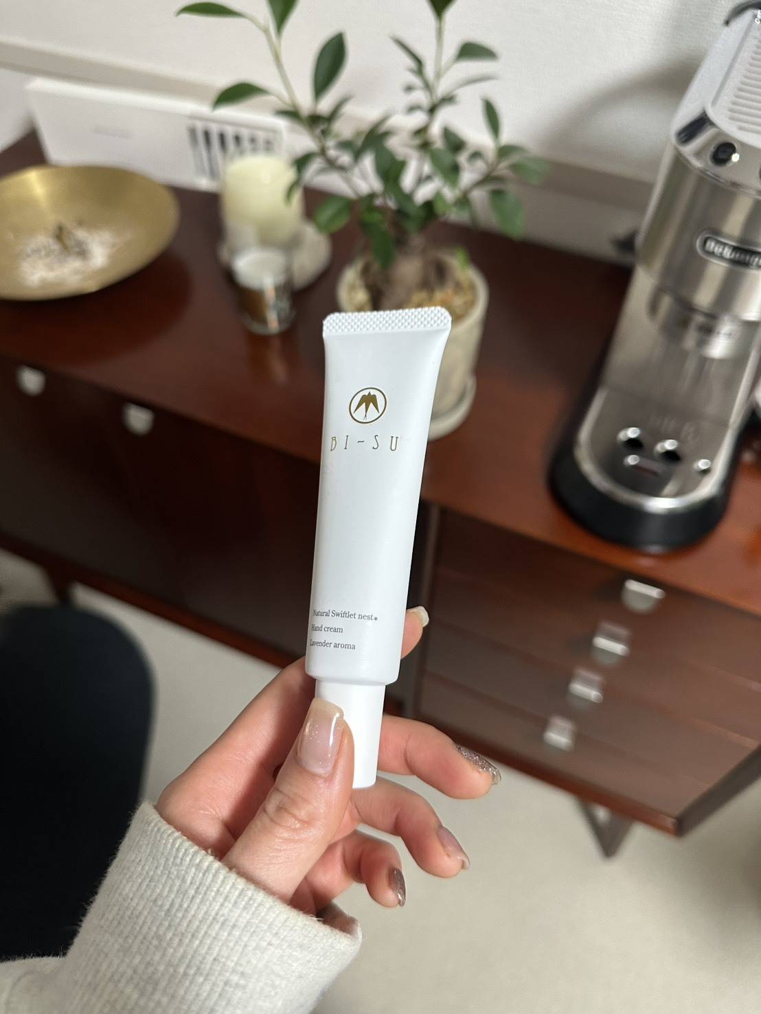 BI-SU(ビス)のハンドクリーム