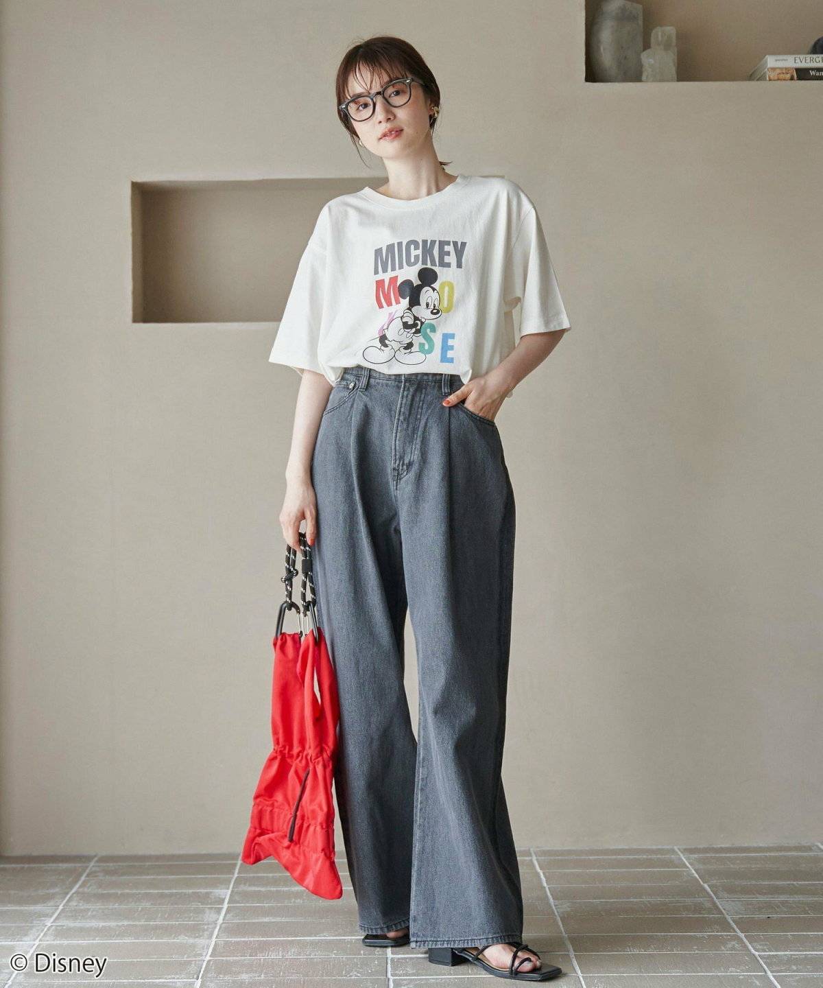 ディズニーコーデの女性