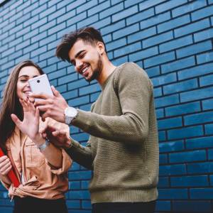 気になる男性がいる人必見！連絡先交換されるための会話テクニック5つ