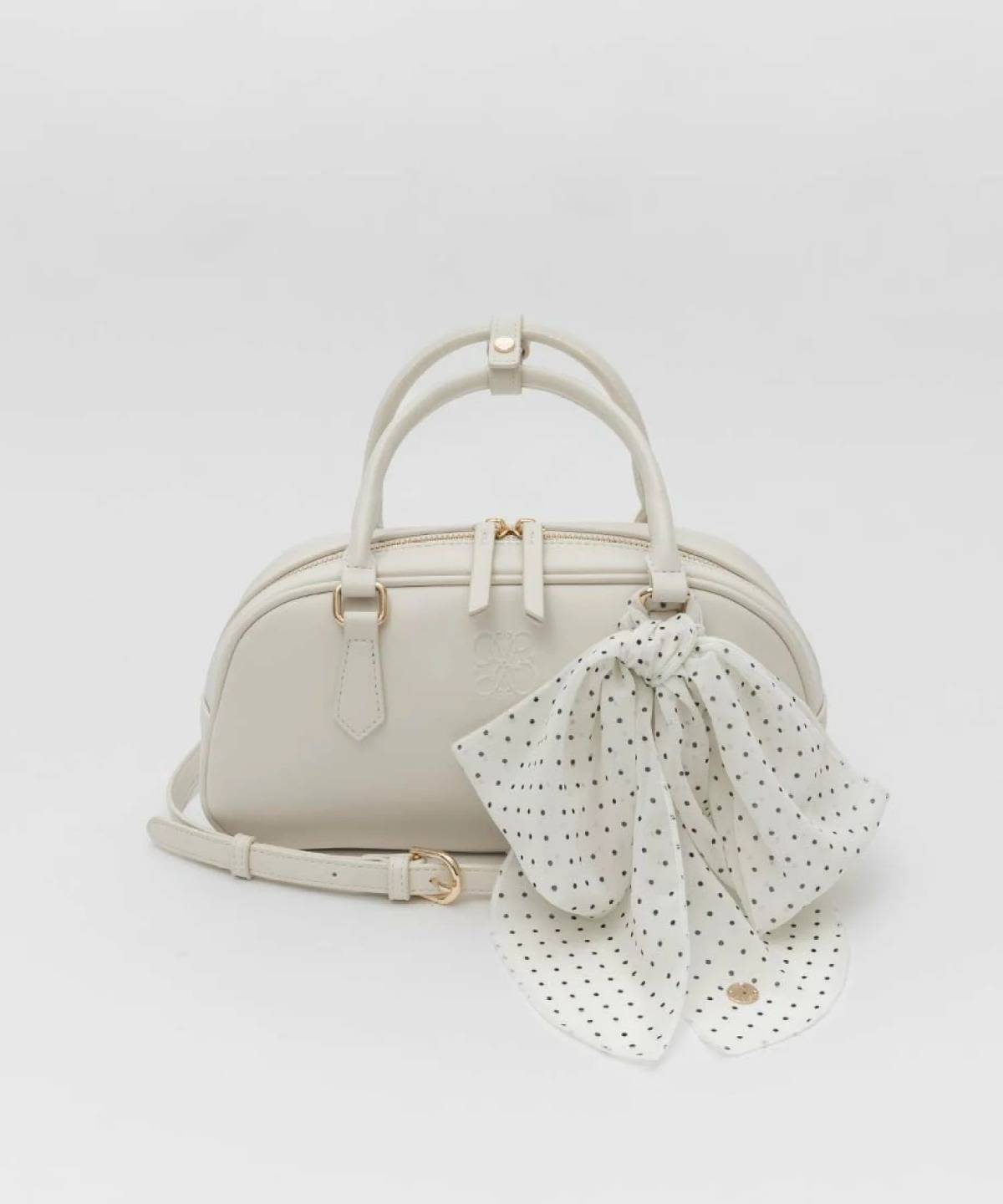 RANDA 2WAY スカーフ付きエンボスロゴボストンバッグ