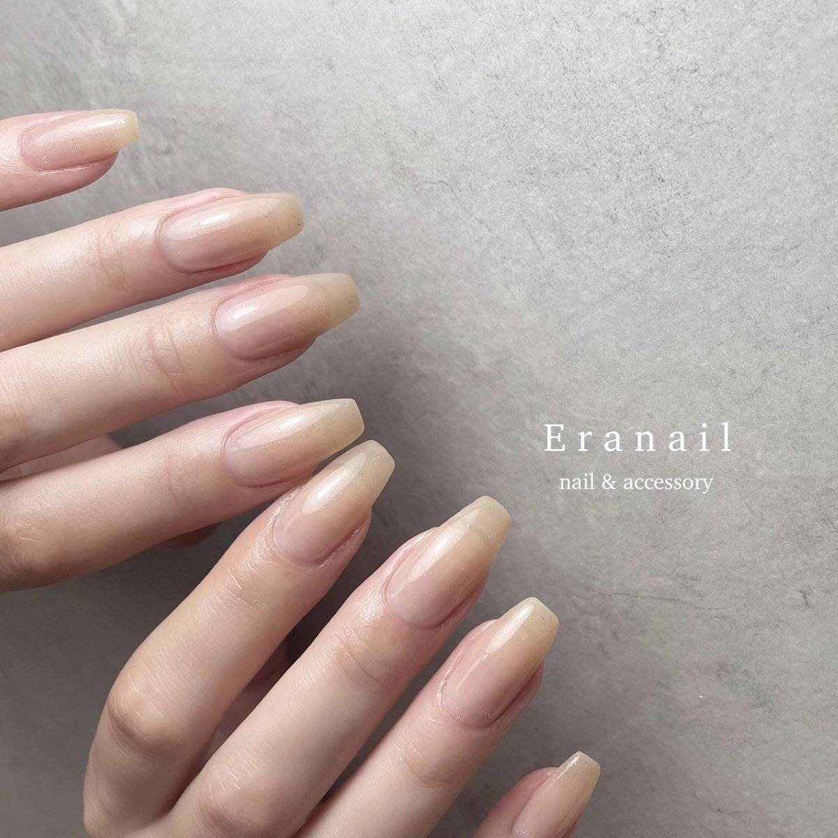 くすみベージュネイル