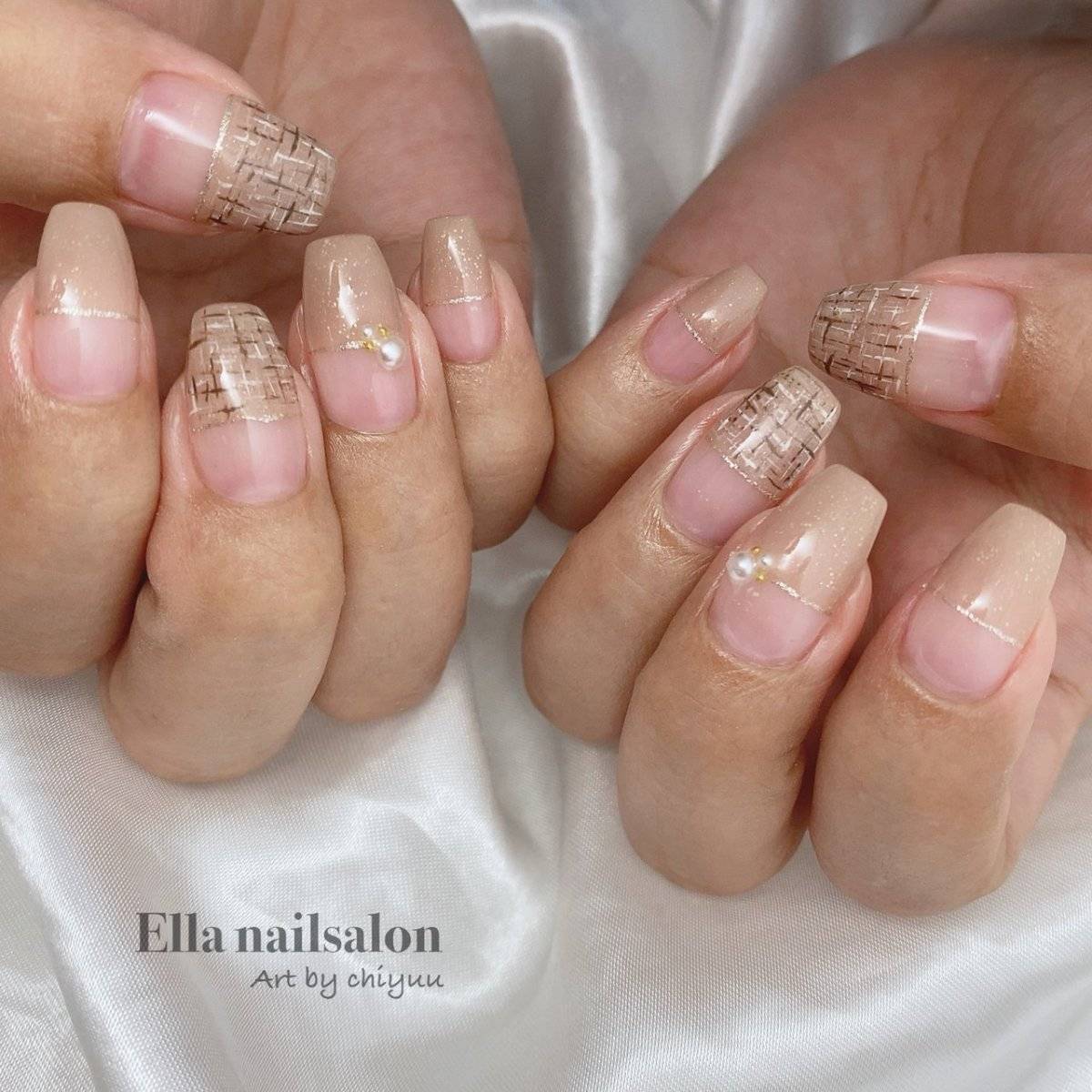 くすみベージュネイル