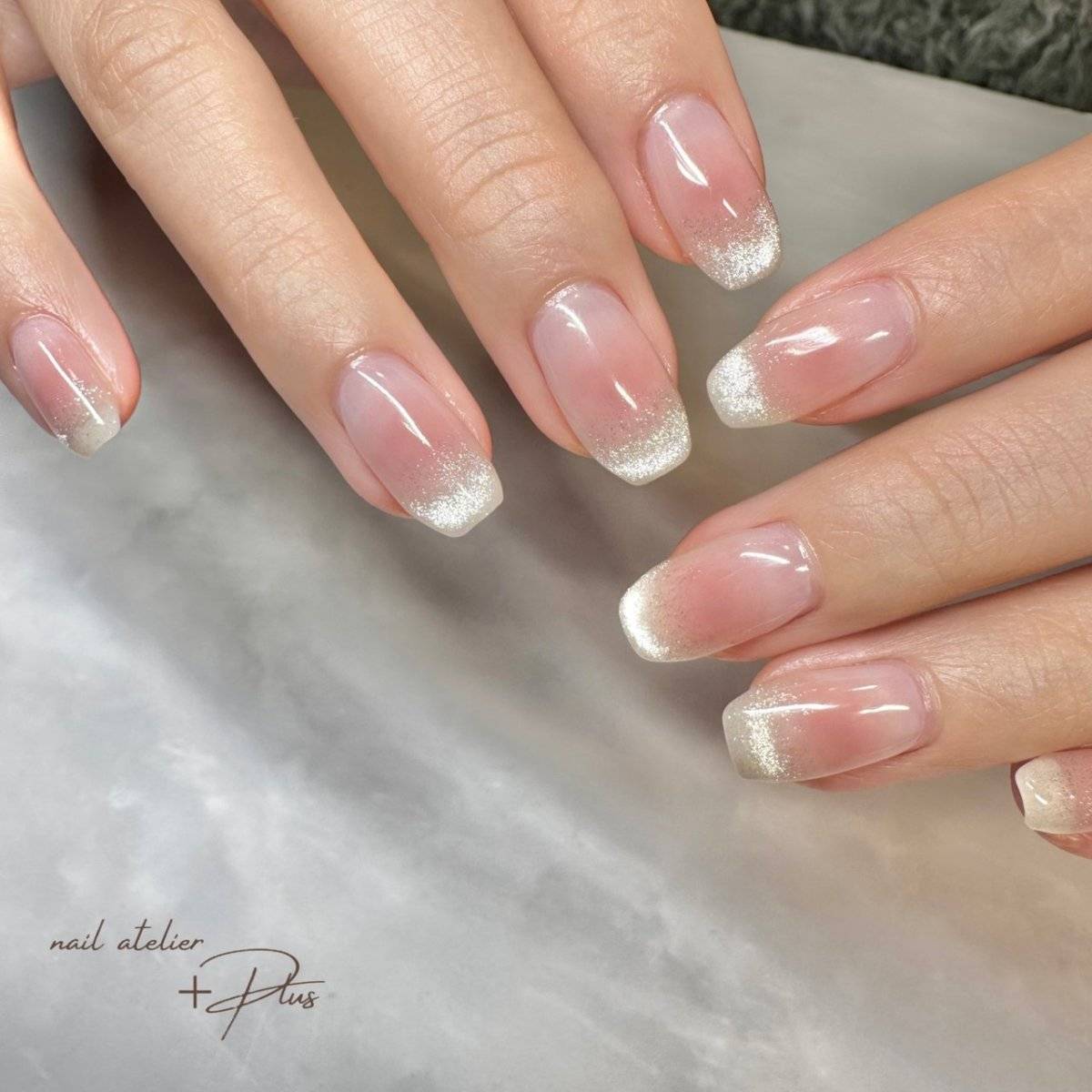 くすみベージュネイル