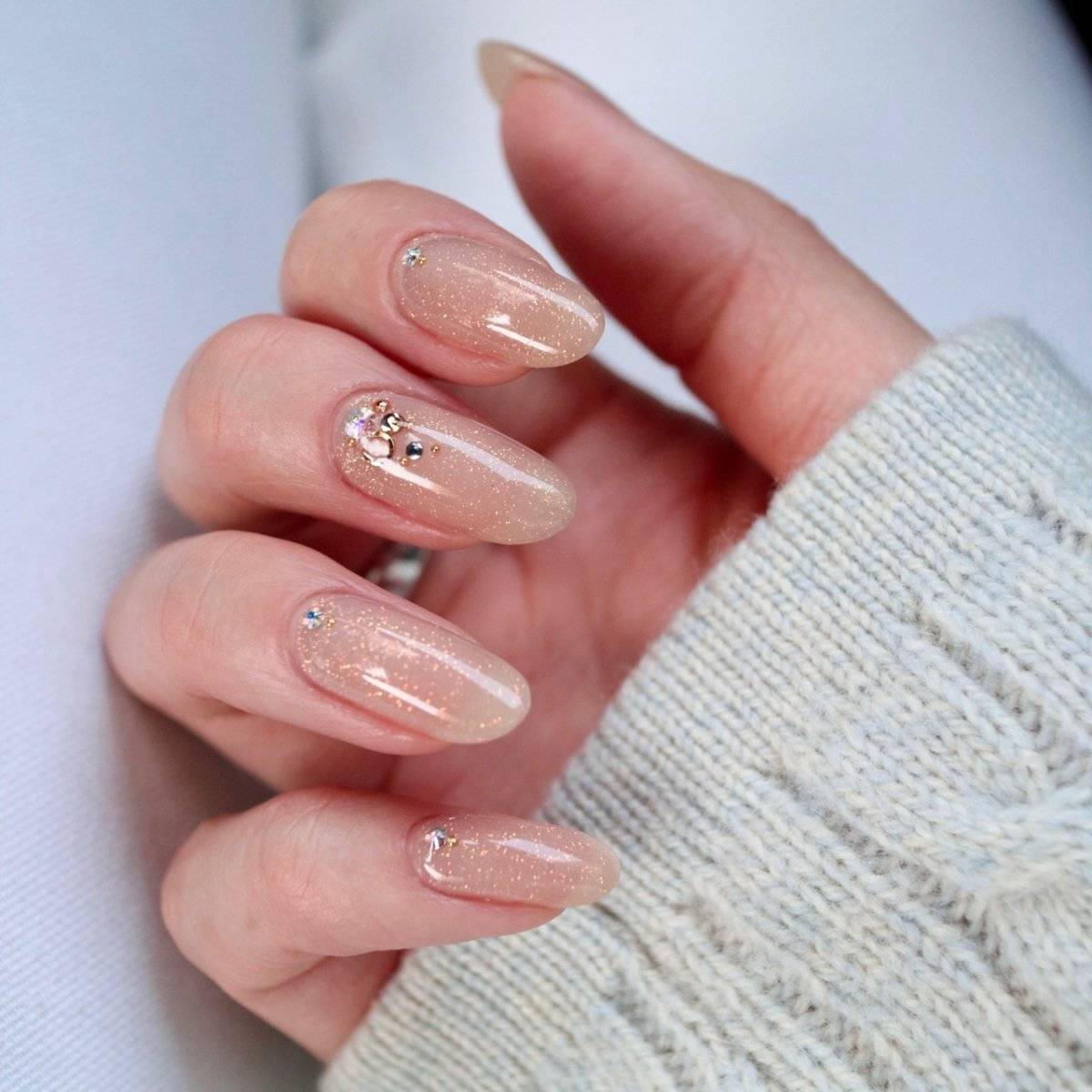 くすみベージュネイル