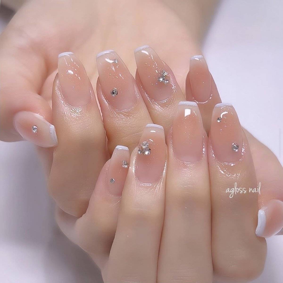 ヌーディーベージュネイル