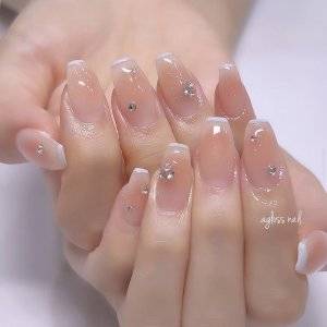  ヌーディーベージュネイル 