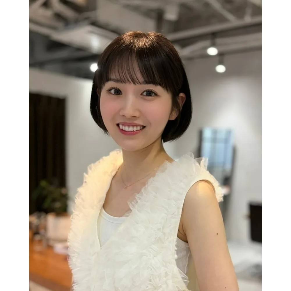 丸みのある上品ミニボブヘア