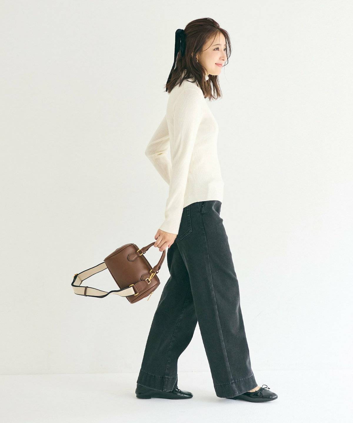 白タートルネックコーデ