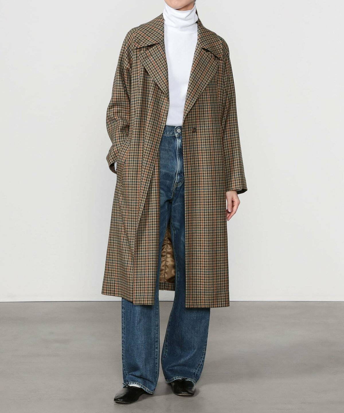 白タートルネックコーデ