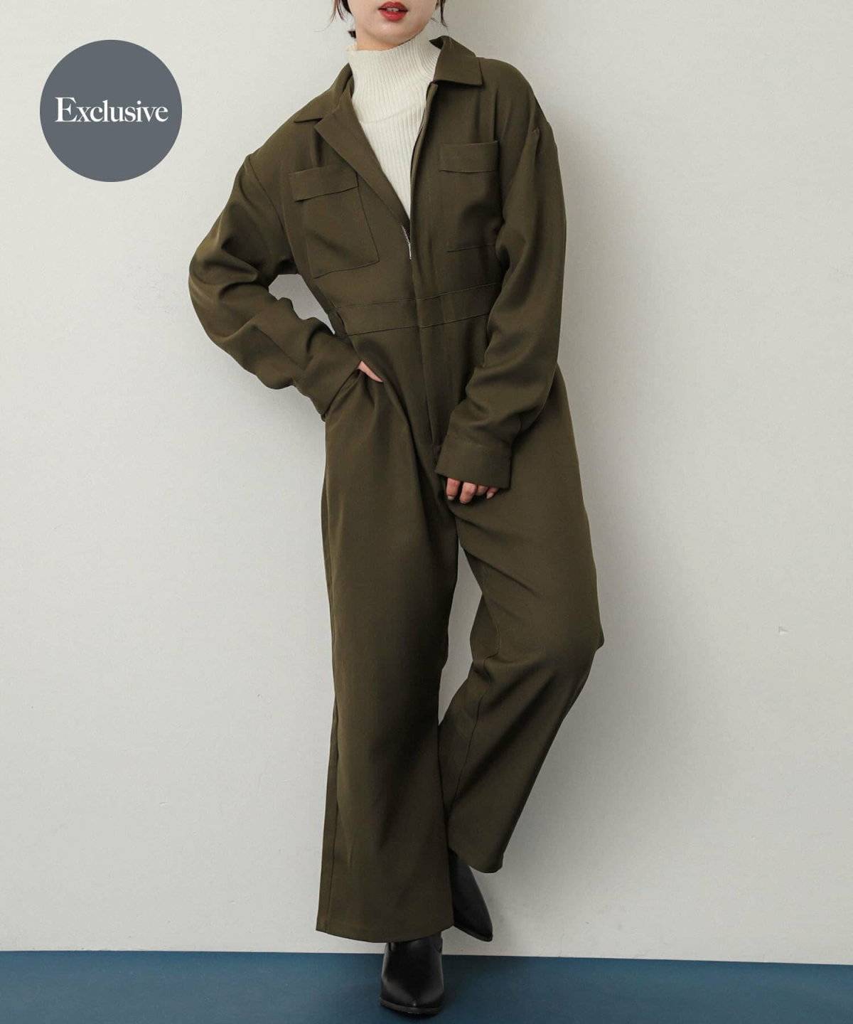 白タートルネックコーデ