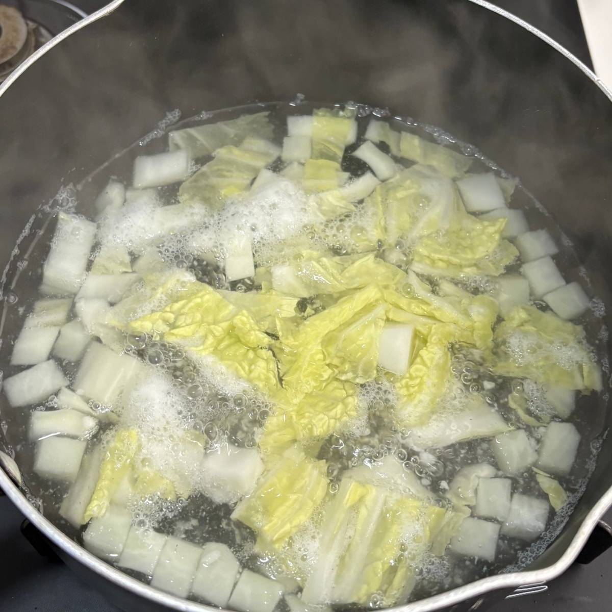 JAグループ公式の「大根と白菜の胡麻風味スープ」のレシピ