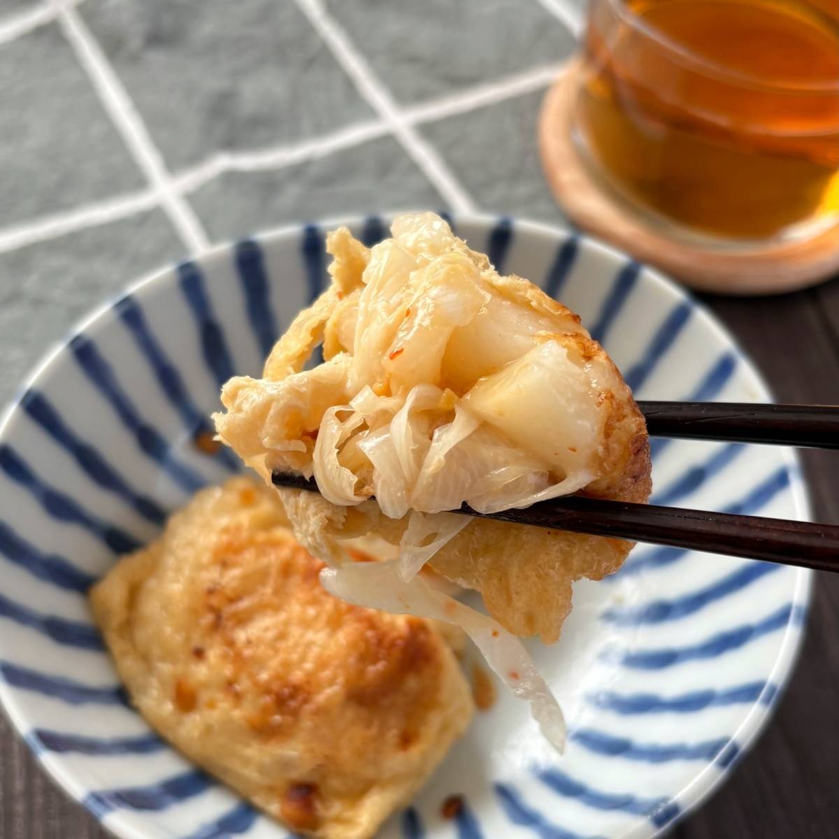 サトウ食品公式の「ピリ辛味噌チーズ巾着もち」のレシピ