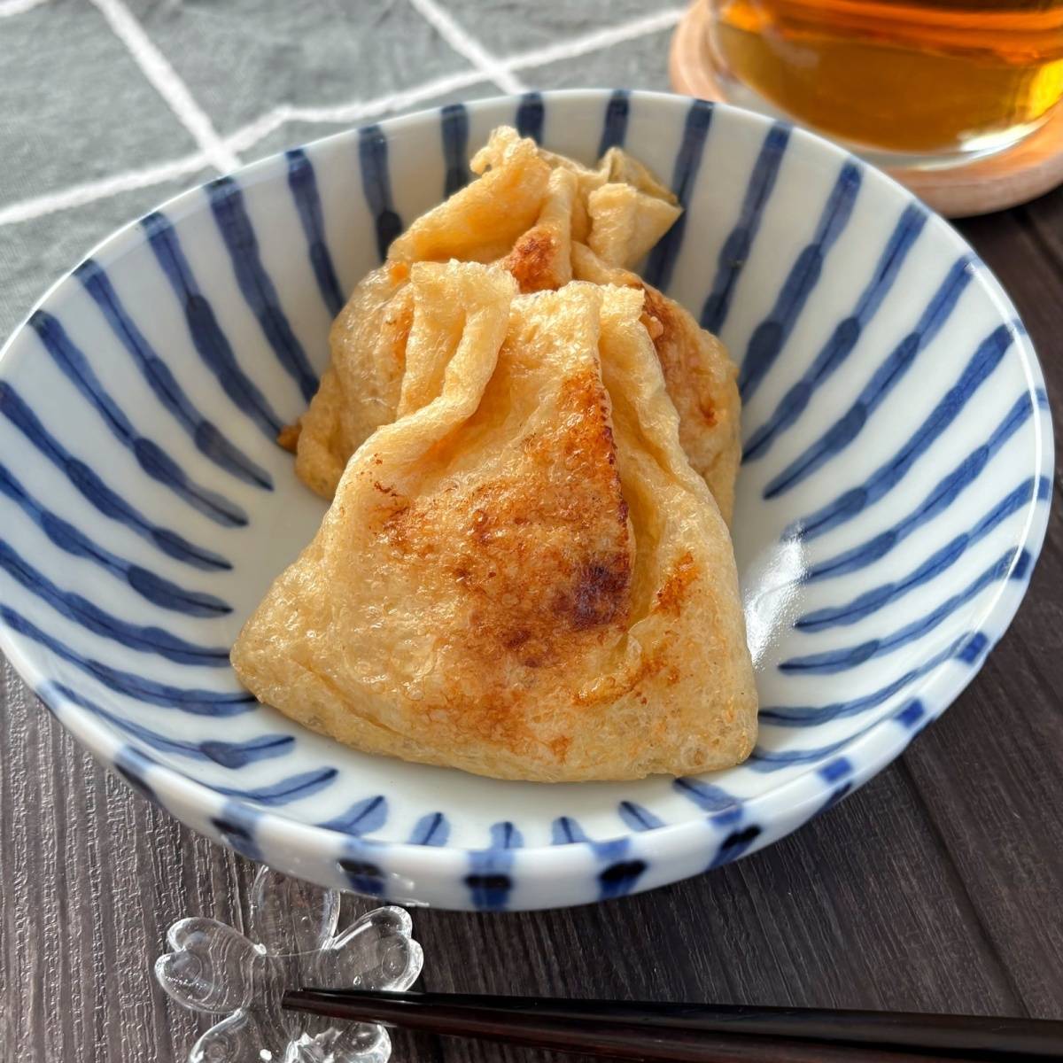 サトウ食品公式の「ピリ辛味噌チーズ巾着もち」のレシピ