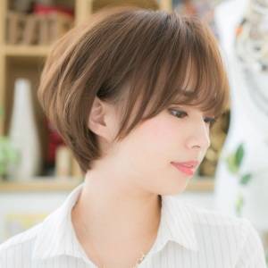  きれいめ前下がりボブ 