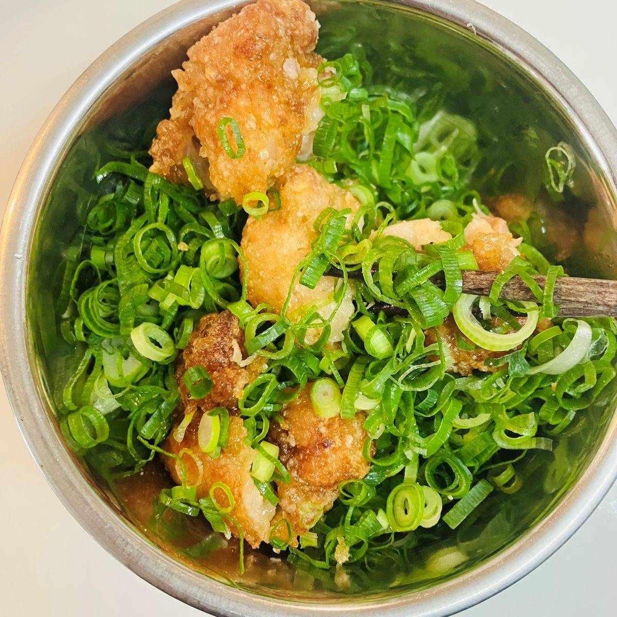 チキンラーメン公式の「がっつり鶏からねぎ」のレシピ