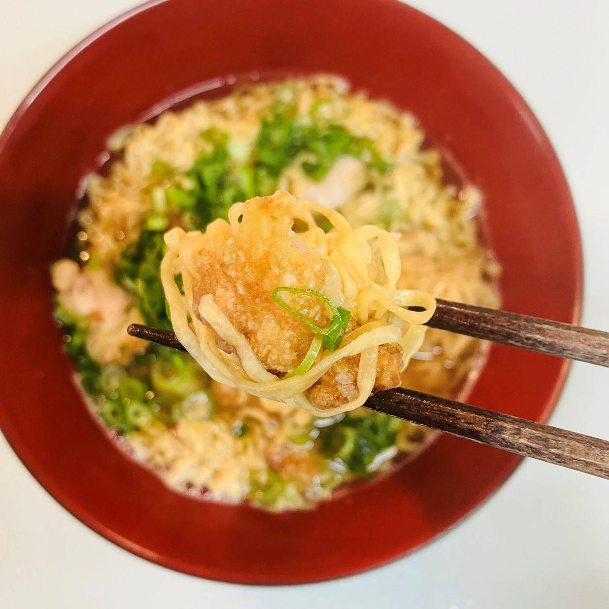 チキンラーメン公式の「がっつり鶏からねぎ」のレシピ