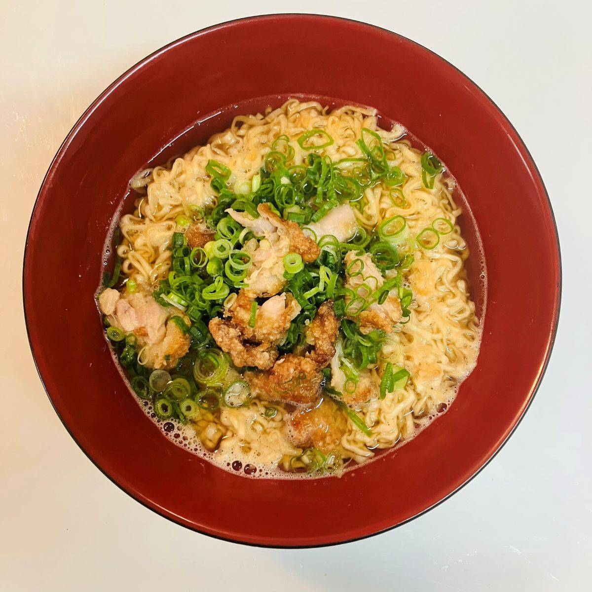 チキンラーメン公式の「がっつり鶏からねぎ」のレシピ