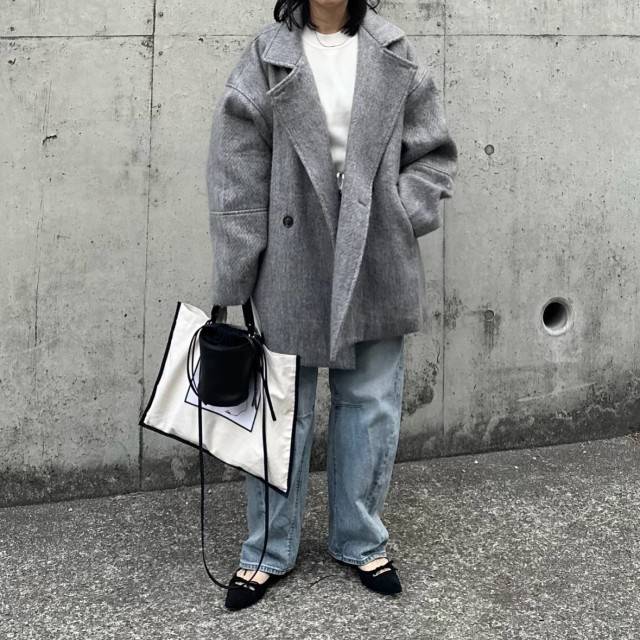 オーバーサイズのコートを羽織る♪
