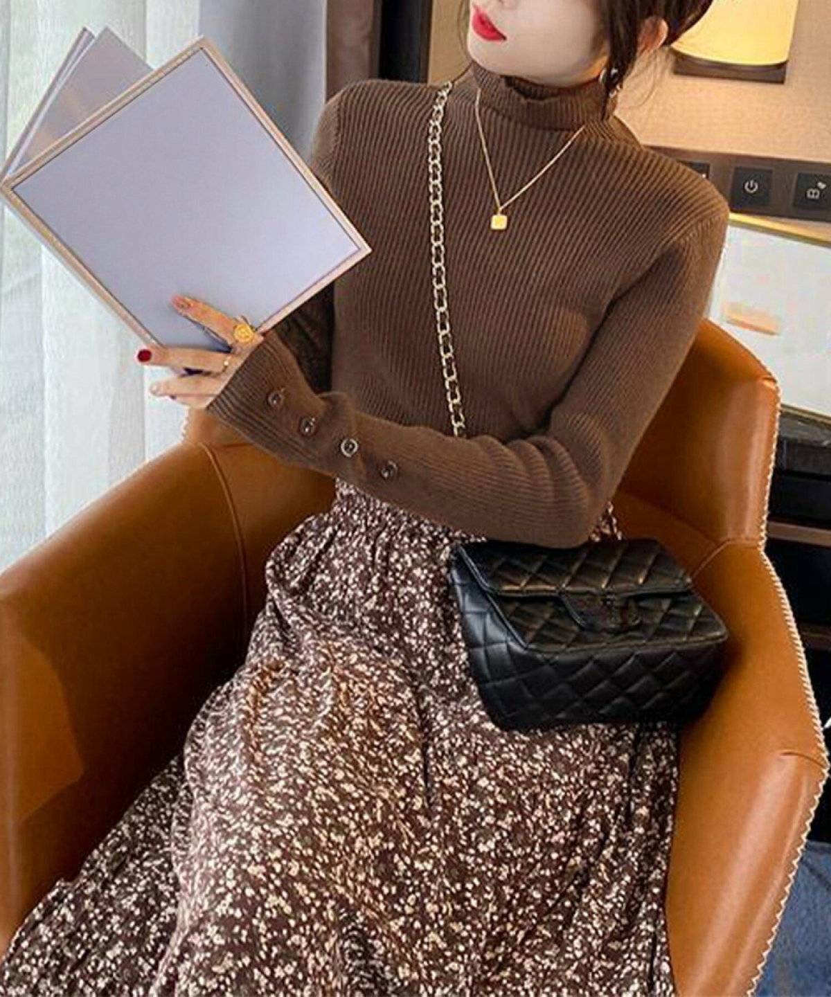 スカートコーデの女性