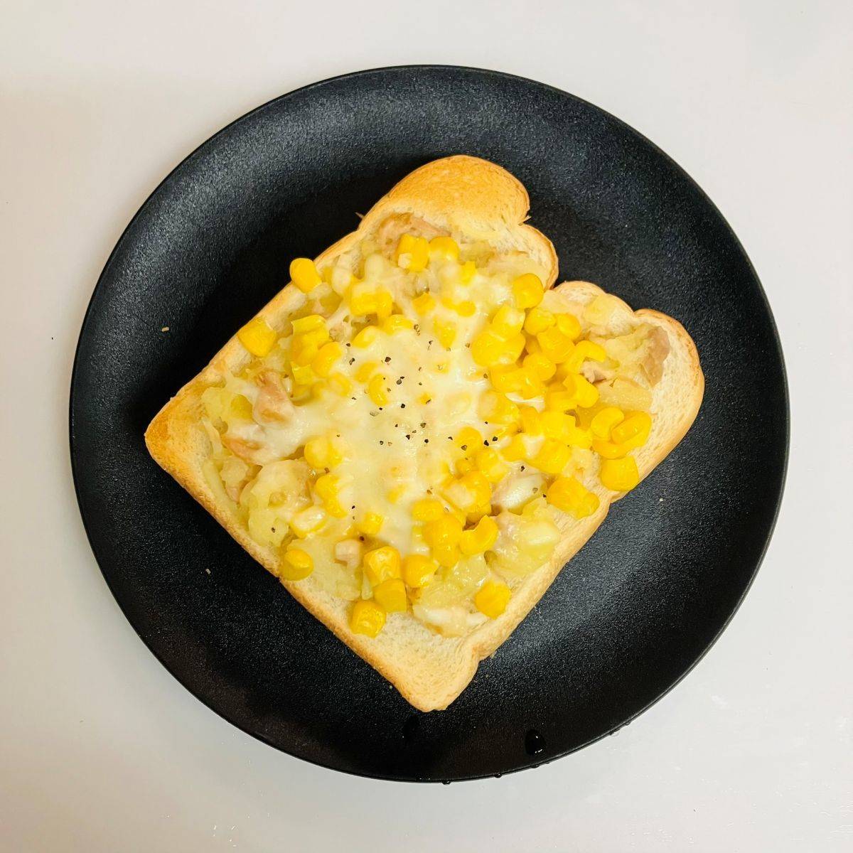 いなば公式の「ツナとコーンのマッシュポテトピザ」のレシピ