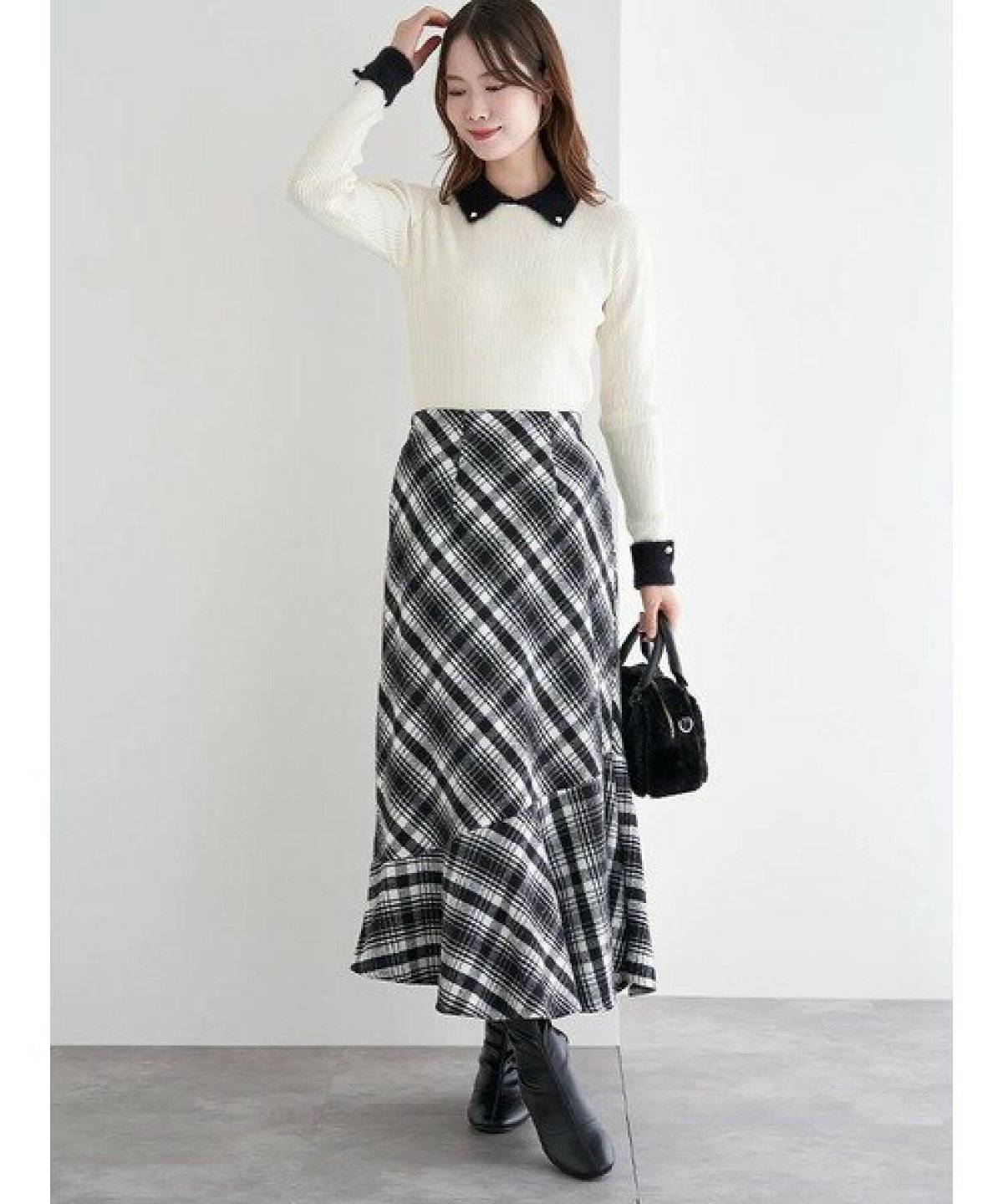 スカートコーデの女性