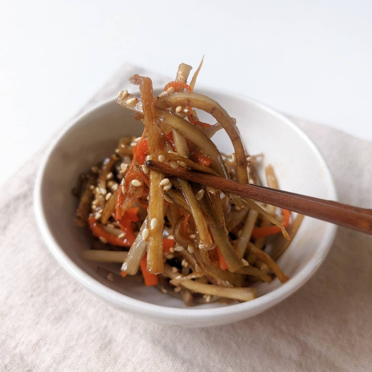 JAグループ公式の「ゴボウと人参の麺つゆすっぱ煮」のレシピ