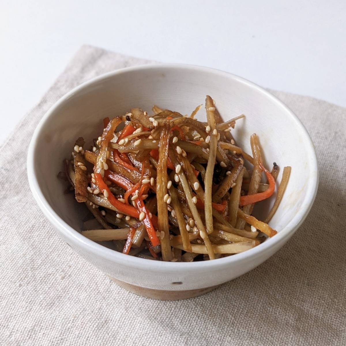 JAグループ公式の「ゴボウと人参の麺つゆすっぱ煮」のレシピ