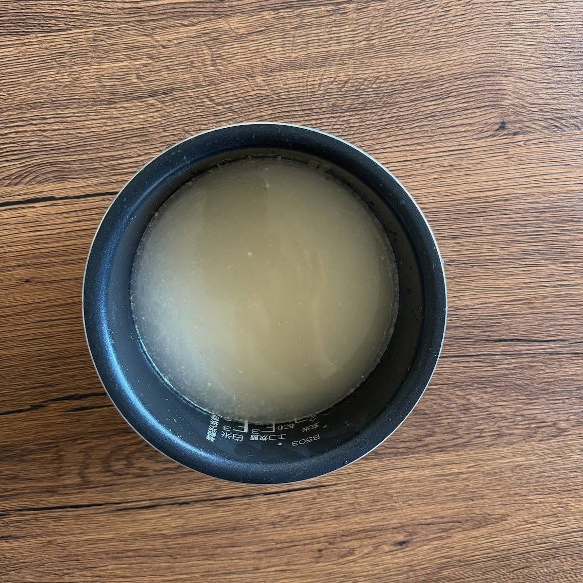 くらこん公式の「塩こんぶとさば缶の炊き込みご飯」のレシピ