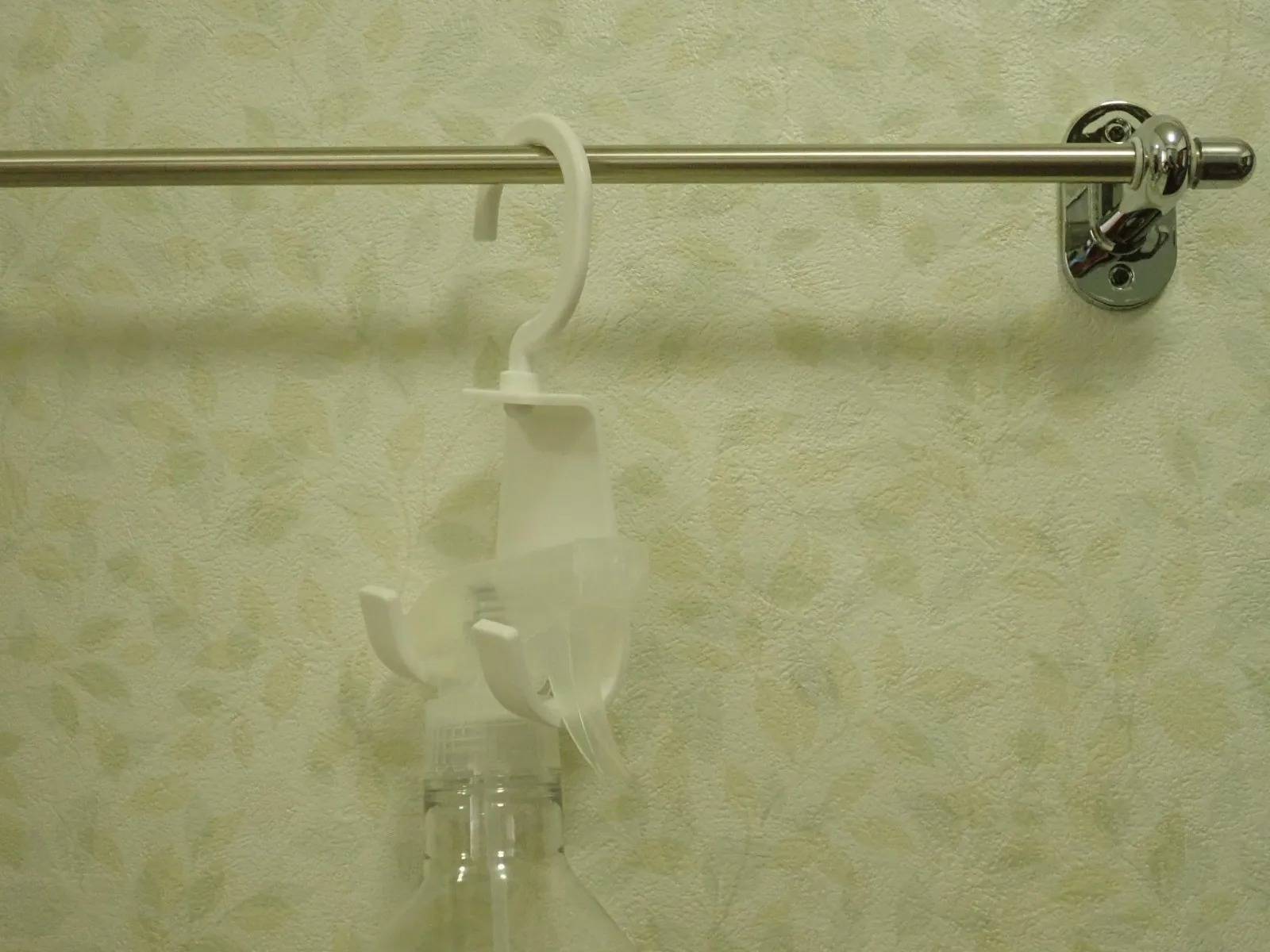 DAISO(ダイソー):スプレーホルダー